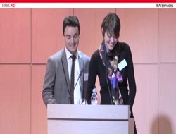 Annabelle et Loïc face à  Jean-Luc Deshors, Président de la Financière du Carrousel…