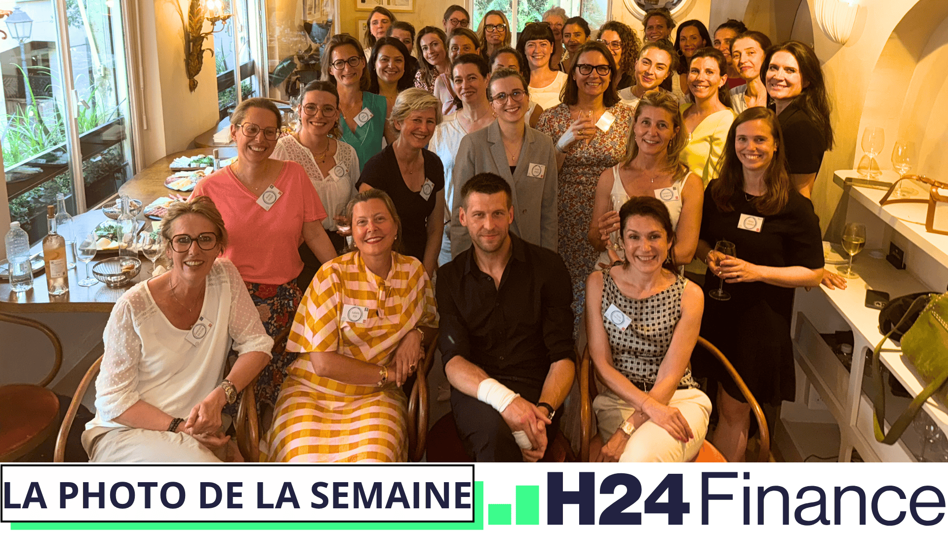 La photo de la semaine : 40 femmes de la finance... et 1 homme !